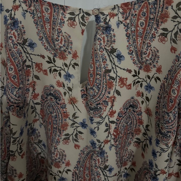 Cream Paisley V-Neck Long Sleeve Top - Women - Picture 2 of 4